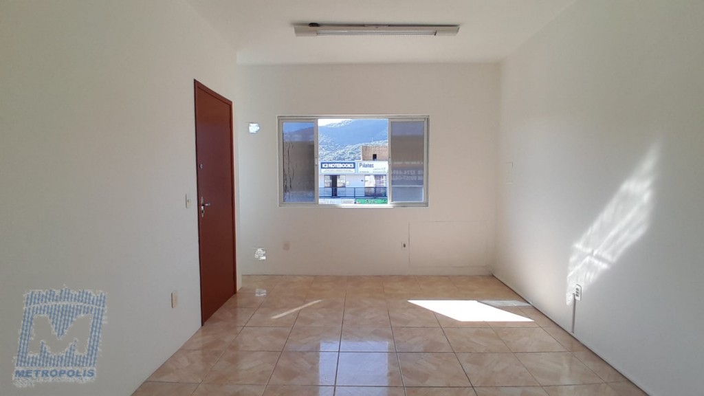 Sala para locacao no Santa Monica em Florianopolis com 16,55m² por R$ 1.500,00
