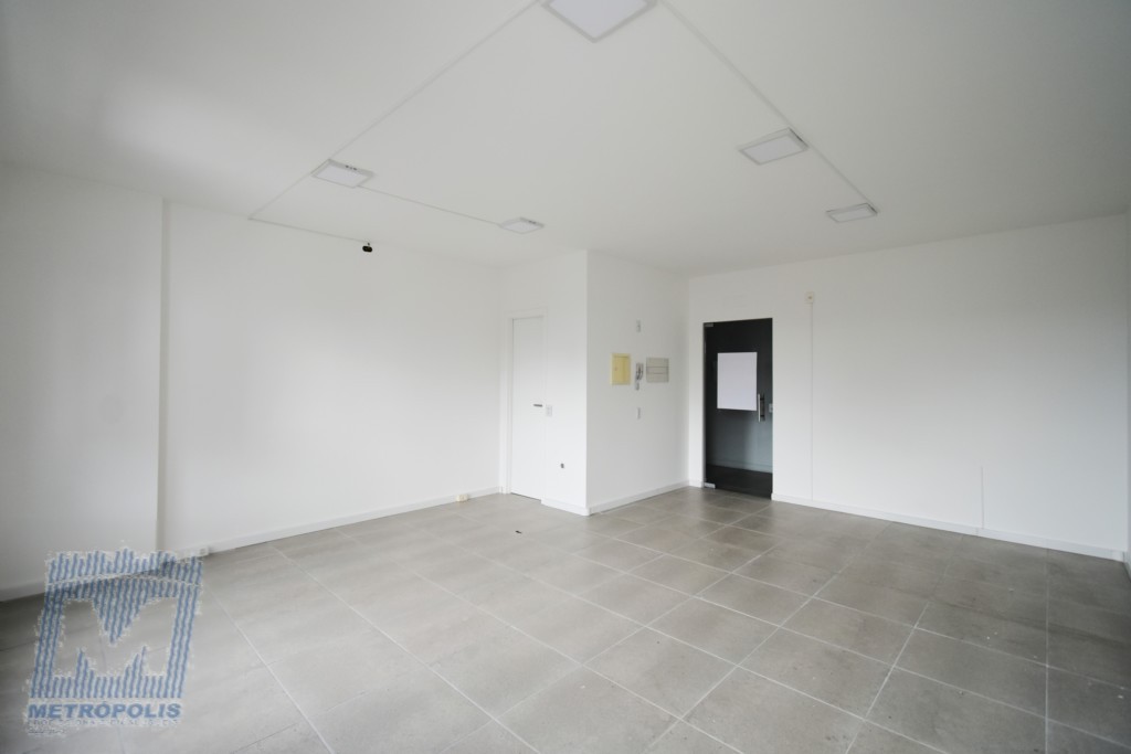 Sala para locacao no Campinas em Sao Jose com 34,24m² por R$ 2.300,00