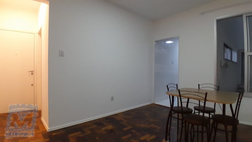 Apartamento para locacao no Centro em Florianopolis com 49,12m² por R$ 2.380,00