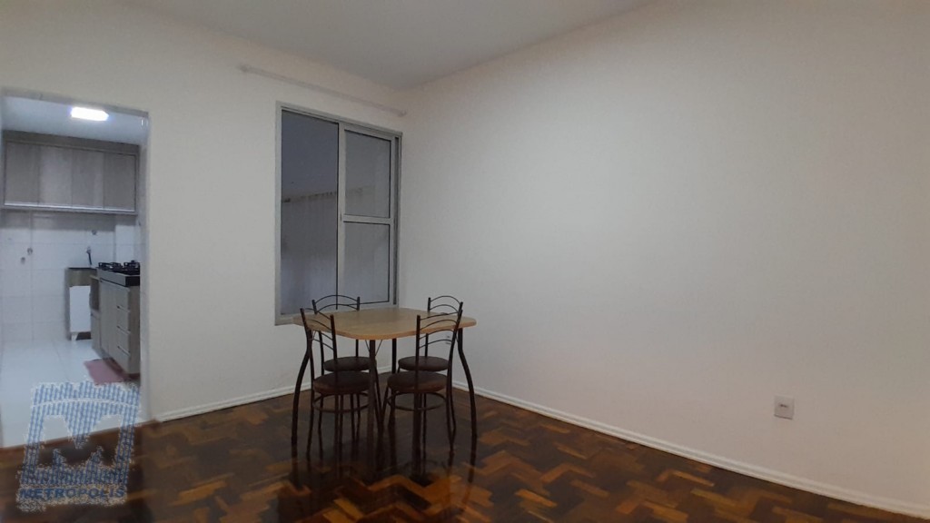 Apartamento para locacao no Centro em Florianopolis com 49,12m² por R$ 2.380,00