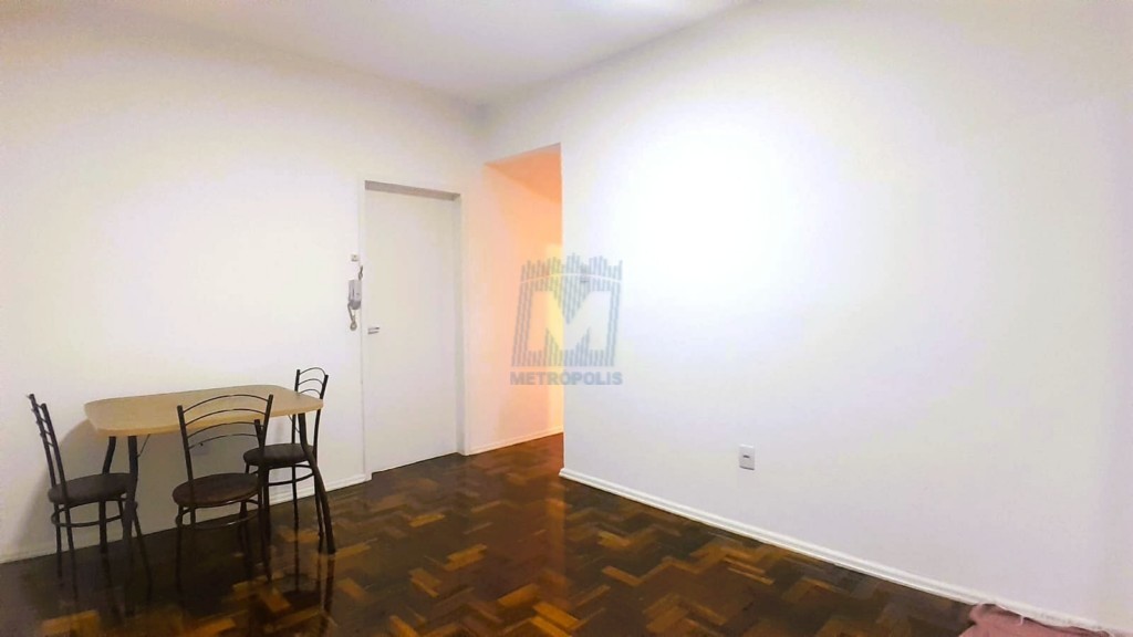 Apartamento para locacao no Centro em Florianopolis com 49,12m² por R$ 2.200,00