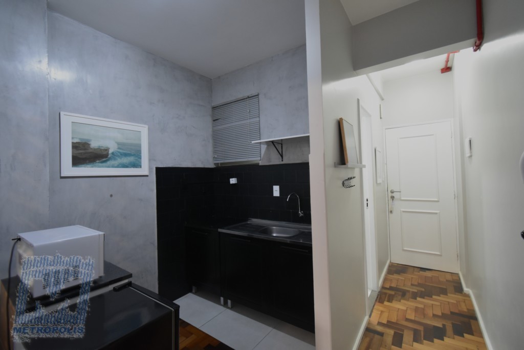 Apartamento para locacao no Centro em Florianopolis com 30,1m² por R$ 2.250,00