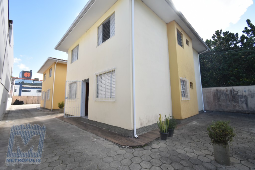 Apartamento para locacao no Saco Grande em Florianopolis com 30,7m² por R$ 1.990,00