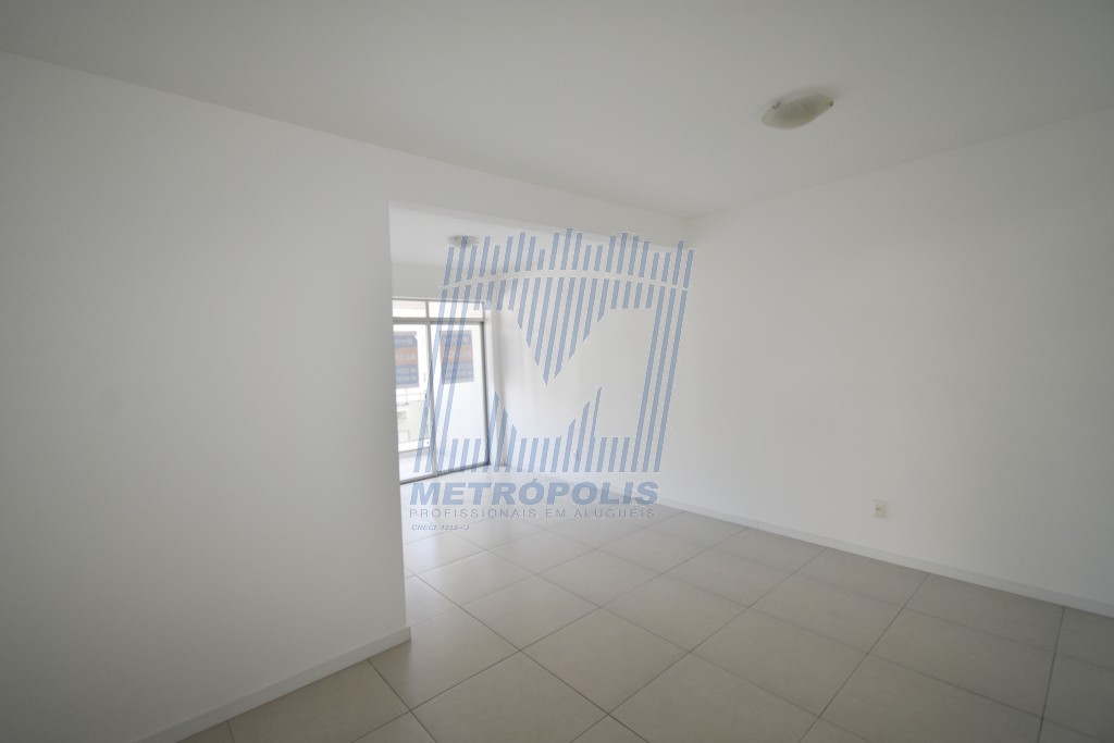 Apartamento para locacao no Centro em Florianopolis com 86,24m² por R$ 2.900,00