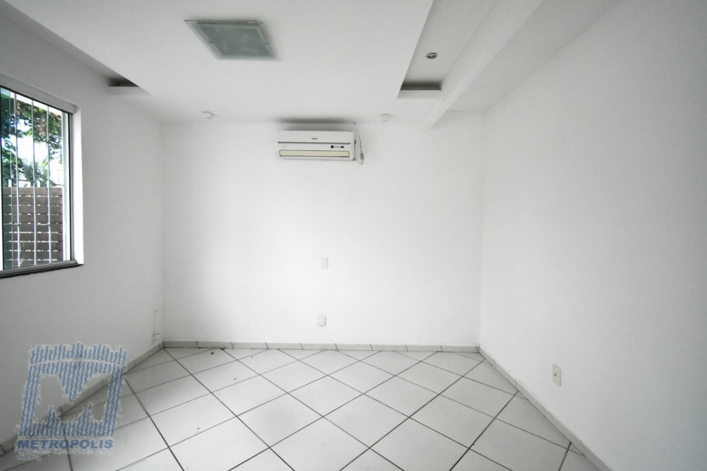 Casa Comercial para locacao no Estreito em Florianopolis com 141,71m² por R$ 5.800,00