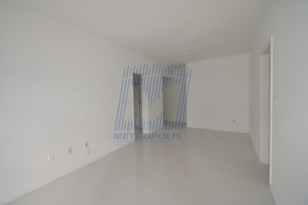 Apartamento para locacao no Centro em Florianopolis com 101,98m² por R$ 4.200,00