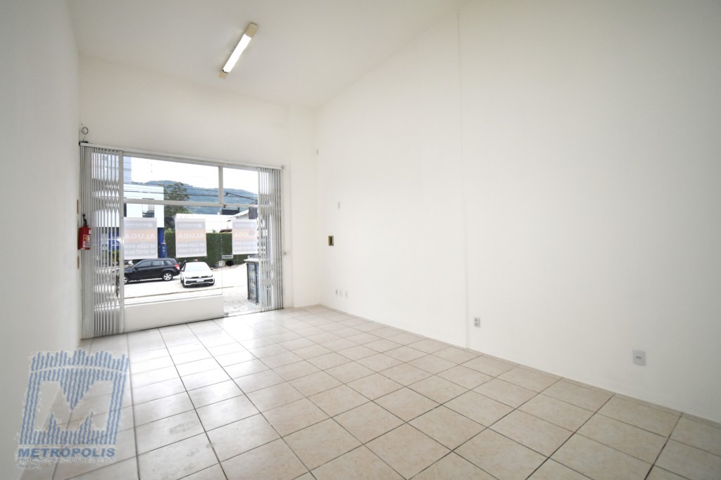 Loja para locacao no Santa Monica em Florianopolis com 29,11m² por R$ 4.200,00