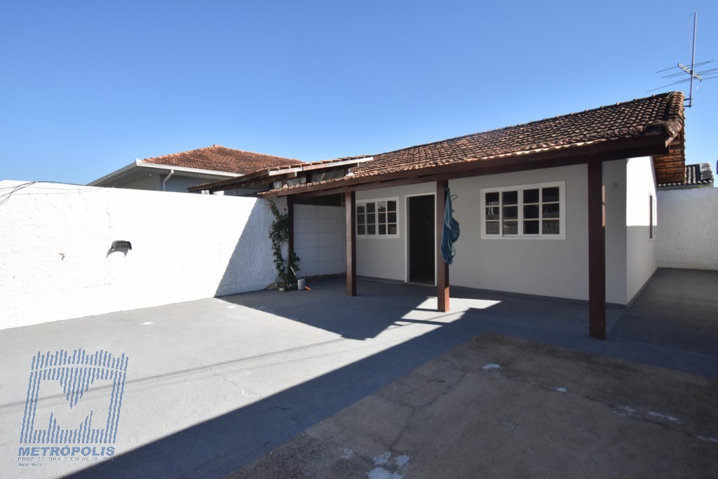 Casa Residencial para locacao no Carianos em Florianopolis com 40,45m² por R$ 2.800,00