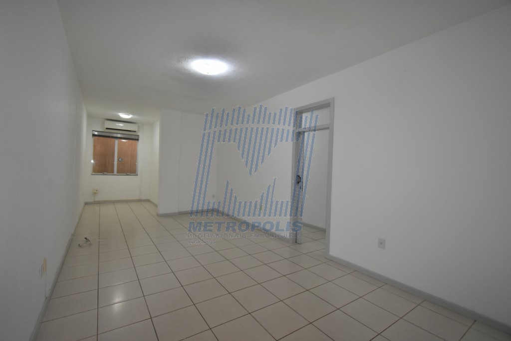 Apartamento para locacao no Centro em Florianopolis com 113,66m² por R$ 2.500,00