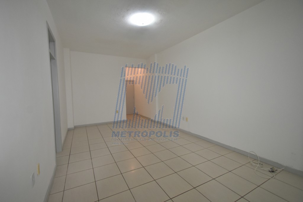 Apartamento para locacao no Centro em Florianopolis com 113,66m² por R$ 2.500,00