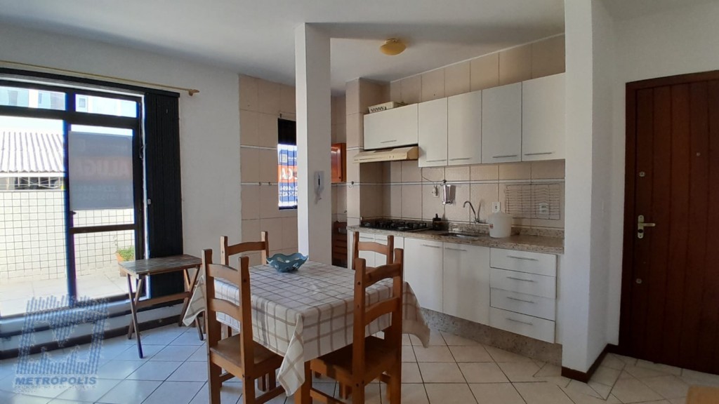 Apartamento para locacao no Centro em Florianopolis com 39,85m² por R$ 2.400,00