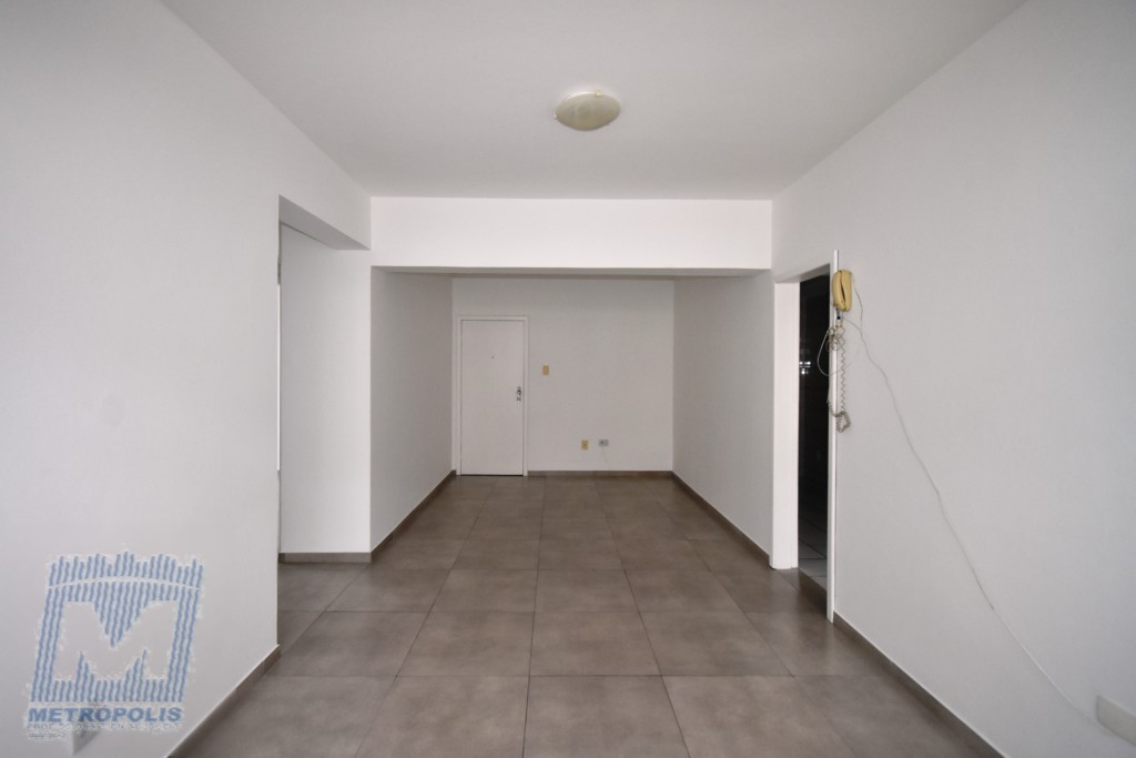Apartamento para locacao no Centro em Florianopolis com 72,14m² por R$ 2.500,00