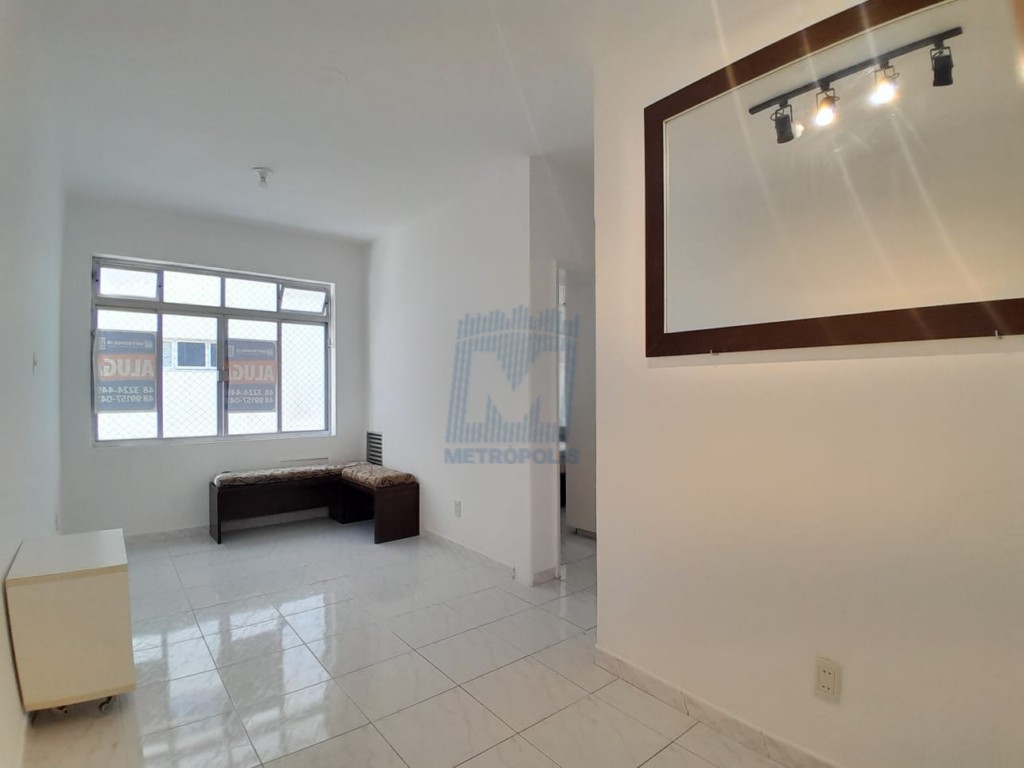 Apartamento para locacao no Centro em Florianopolis com 59,15m² por R$ 2.600,00