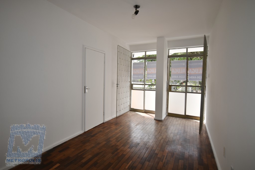 Apartamento para locacao no Centro em Florianopolis com 49,61m² por R$ 2.450,00