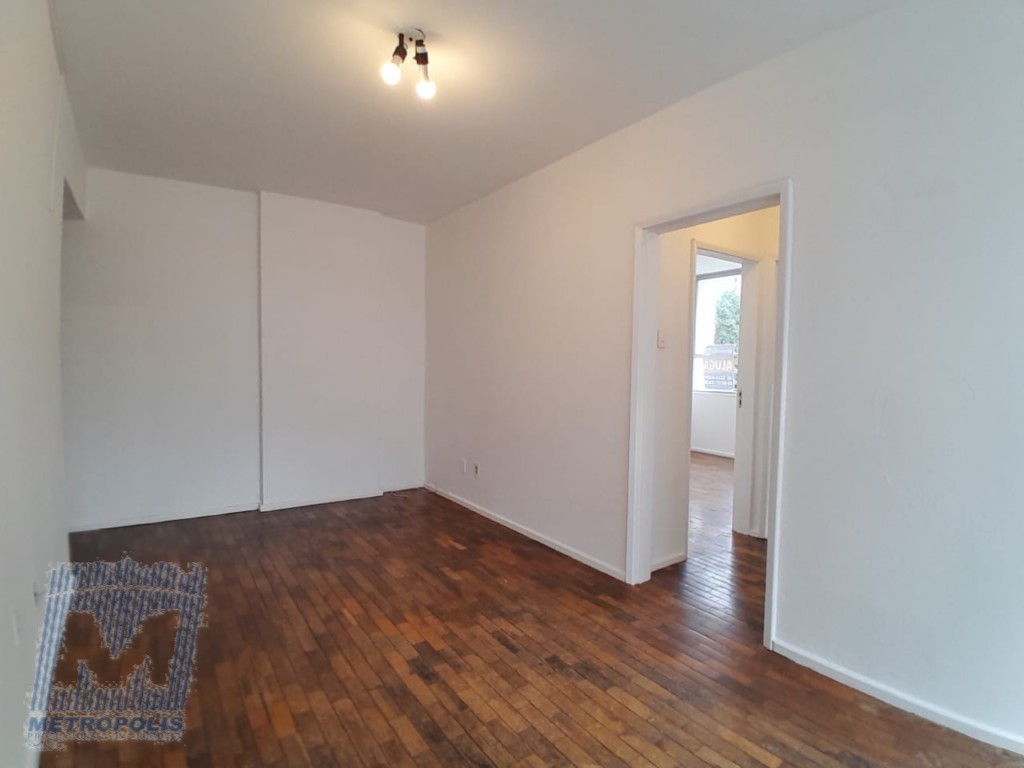 Apartamento para locacao no Centro em Florianopolis com 49,61m² por R$ 2.450,00
