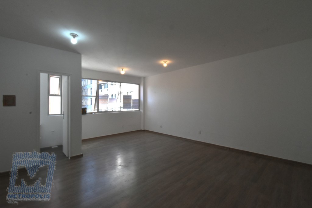 Sala para locacao no Centro em Florianopolis com 34,1m² por R$ 590,00