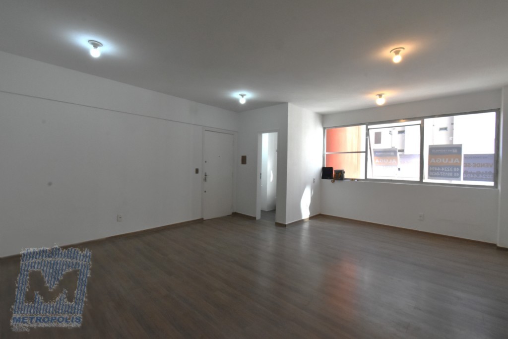 Sala para locacao no Centro em Florianopolis com 34,1m² por R$ 590,00