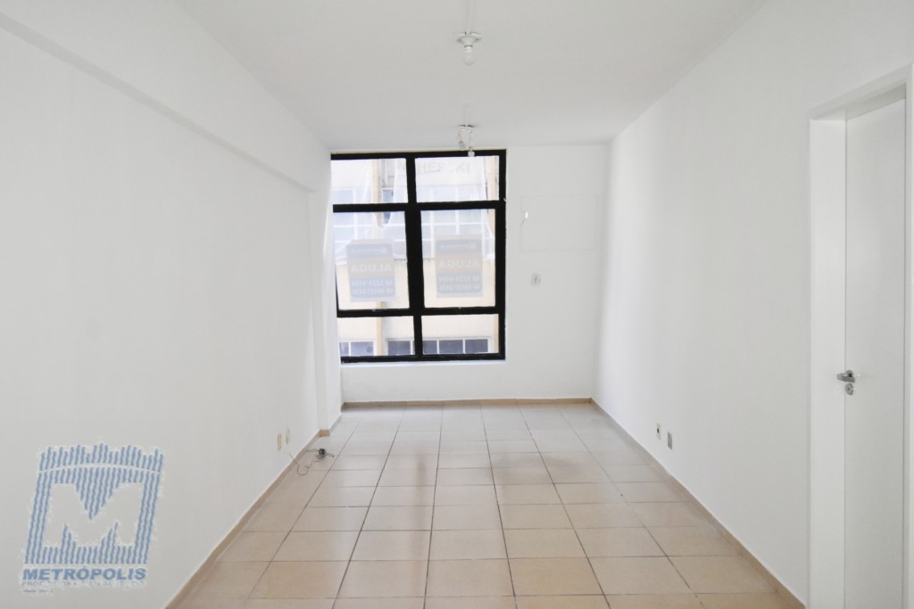 Sala para locacao no Centro em Florianopolis com 27,6m² por R$ 470,00