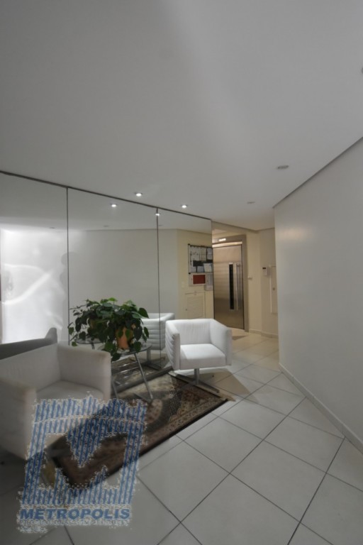 Apartamento para locacao no Centro em Florianopolis com 32,25m² por R$ 2.100,00