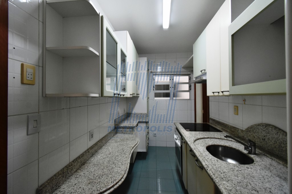 Apartamento para locacao no Centro em Florianopolis com 80,43m² por R$ 3.200,00