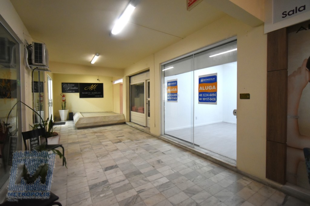 Sala para locacao no Centro em Florianopolis com 19,8m² por R$ 870,00