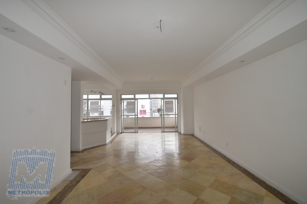 Apartamento para locacao no Centro em Florianopolis com 170,82m² por R$ 5.000,00