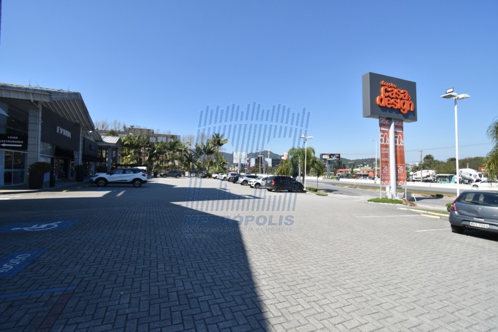 Galpão para locacao no Saco Grande em Florianopolis com 249,51m² por R$ 6.500,00