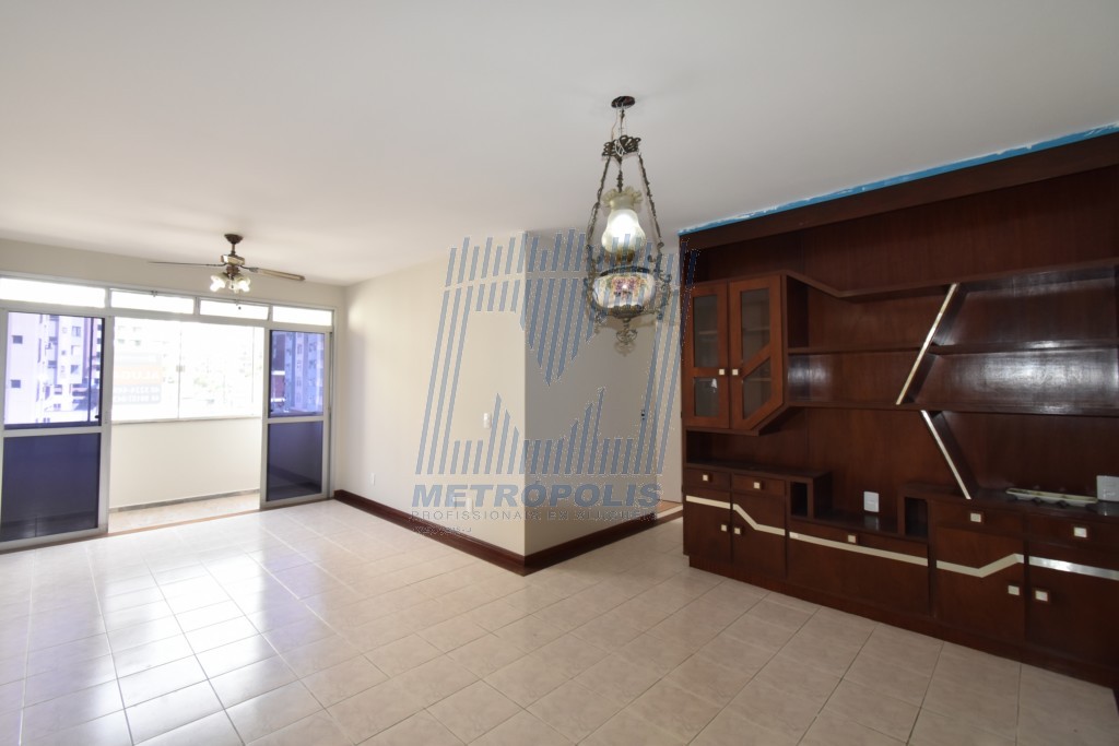 Apartamento para locacao no Centro em Florianopolis com 97,93m² por R$ 4.200,00
