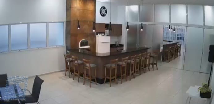 Salão de festas com forno pizza