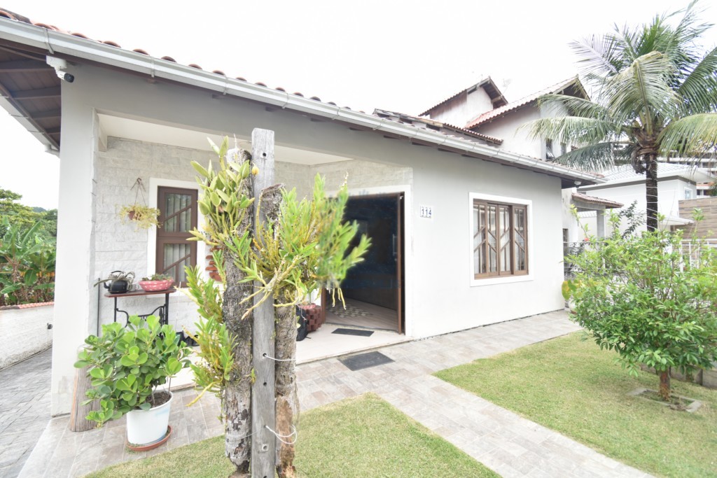 Casa Residencial para venda no Cidade Universitaria Pedra Branca em Palhoca com 140m² por R$ 1.280.000,00