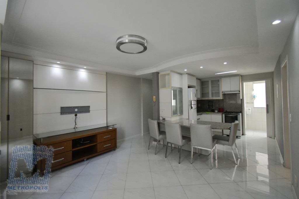 Apartamento para locacao no Centro em Florianopolis com 80,28m² por R$ 3.800,00