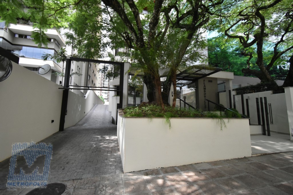 Apartamento para locacao no Centro em Florianopolis com 214,41m² por R$ 12.000,00