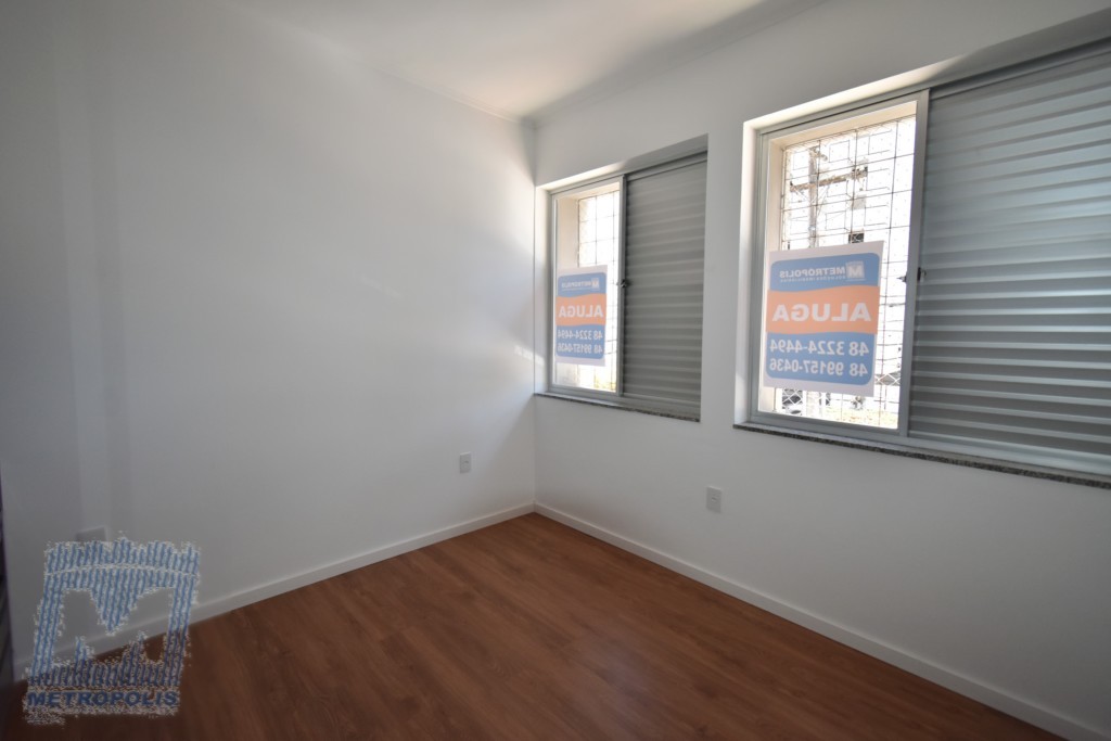 Apartamento para locacao no Centro em Florianopolis com 96,37m² por R$ 3.800,00