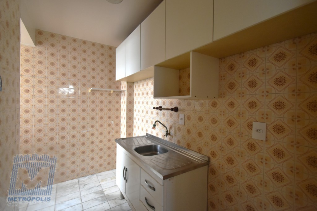 Apartamento para locacao no Centro em Florianopolis com 49,93m² por R$ 2.480,00