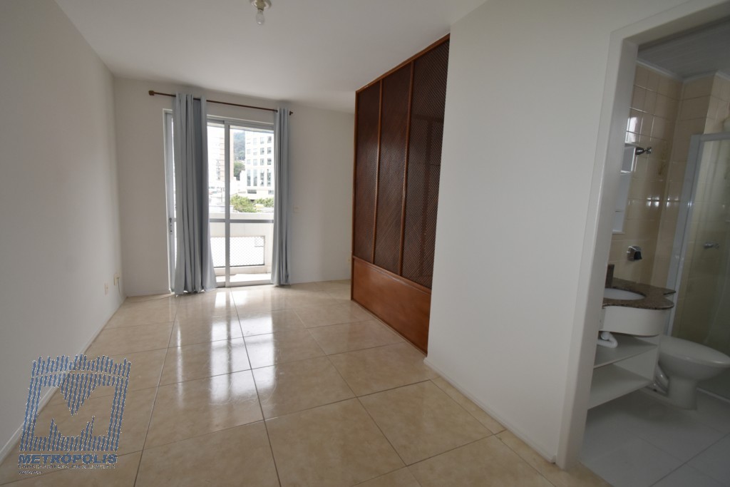 Apartamento para locacao no Centro em Florianopolis com 37m² por R$ 2.000,00