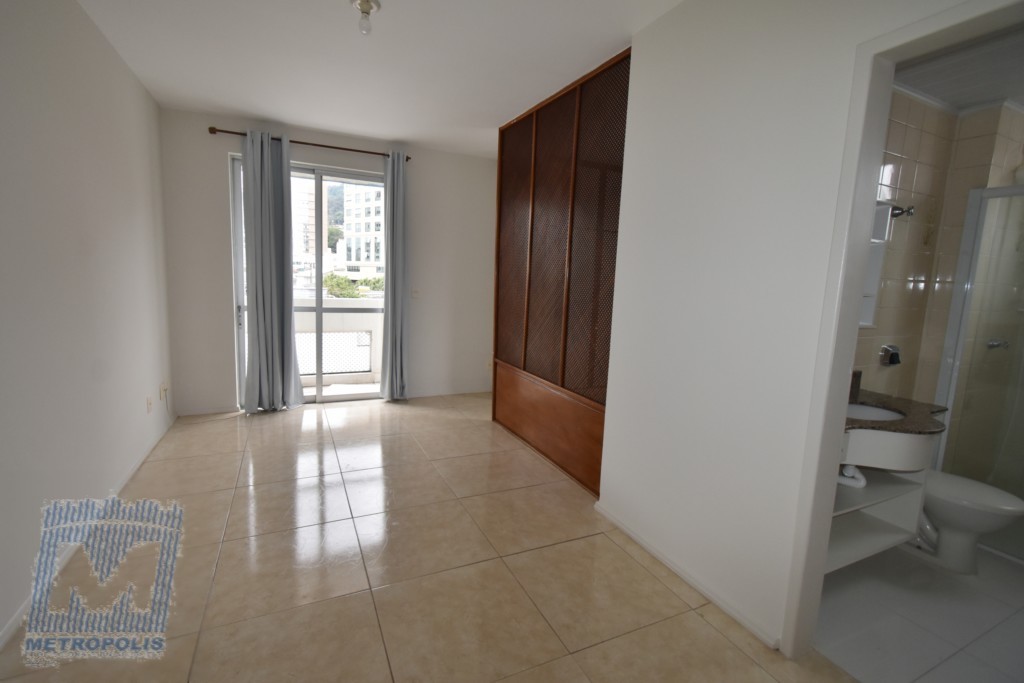 Apartamento para locacao no Centro em Florianopolis com 37m² por R$ 1.800,00