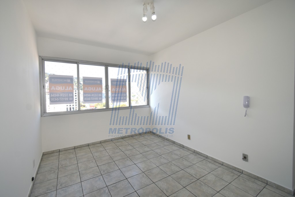 Apartamento para locacao no Centro em Florianopolis com 43,4m² por R$ 2.500,00