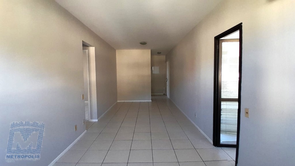 Apartamento para locacao no Centro em Florianopolis com 77,49m² por R$ 2.450,00