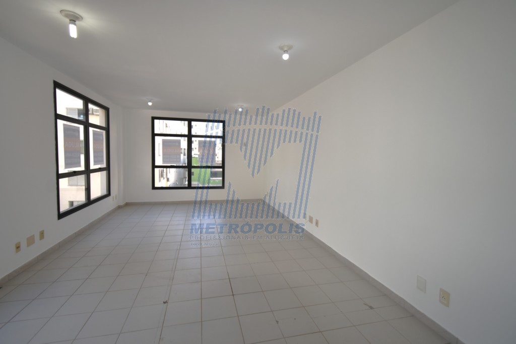 Sala para locacao no Centro em Florianopolis com 44,8m² por R$ 630,00