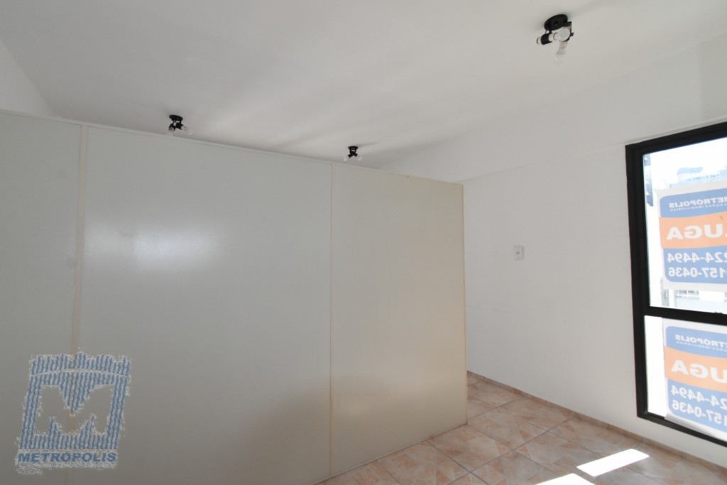 Sala para locacao no Centro em Florianopolis com 22,51m² por R$ 680,00