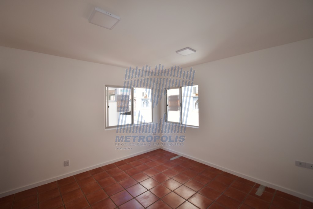 Apartamento para locacao no Canasvieiras em Florianopolis com 77,63m² por R$ 2.150,00