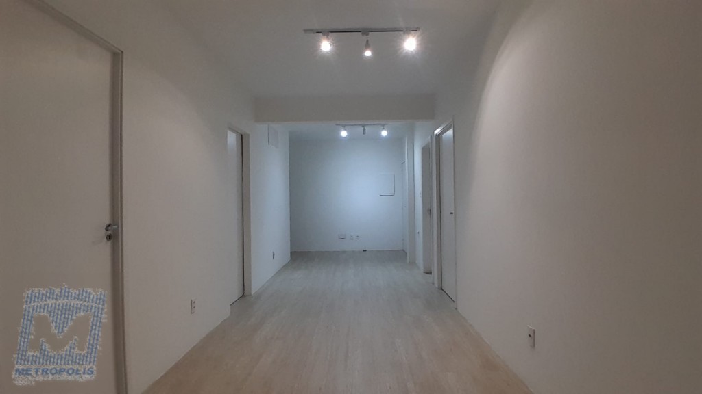 Sala para locacao no Centro em Florianopolis com 124,49m² por R$ 1.450,00
