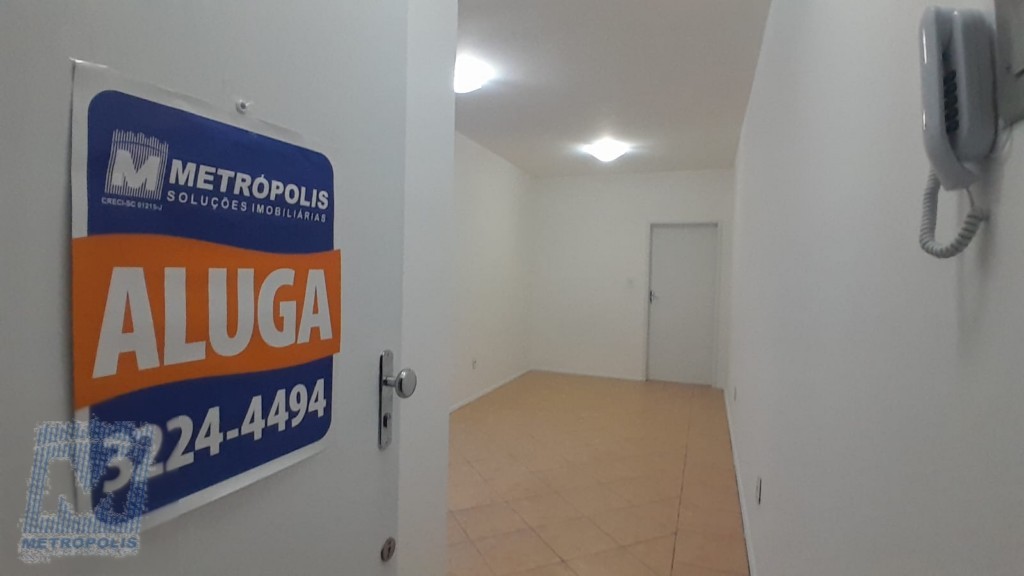 Apartamento para locacao no Kobrasol em Sao Jose com 40,71m² por R$ 1.690,00