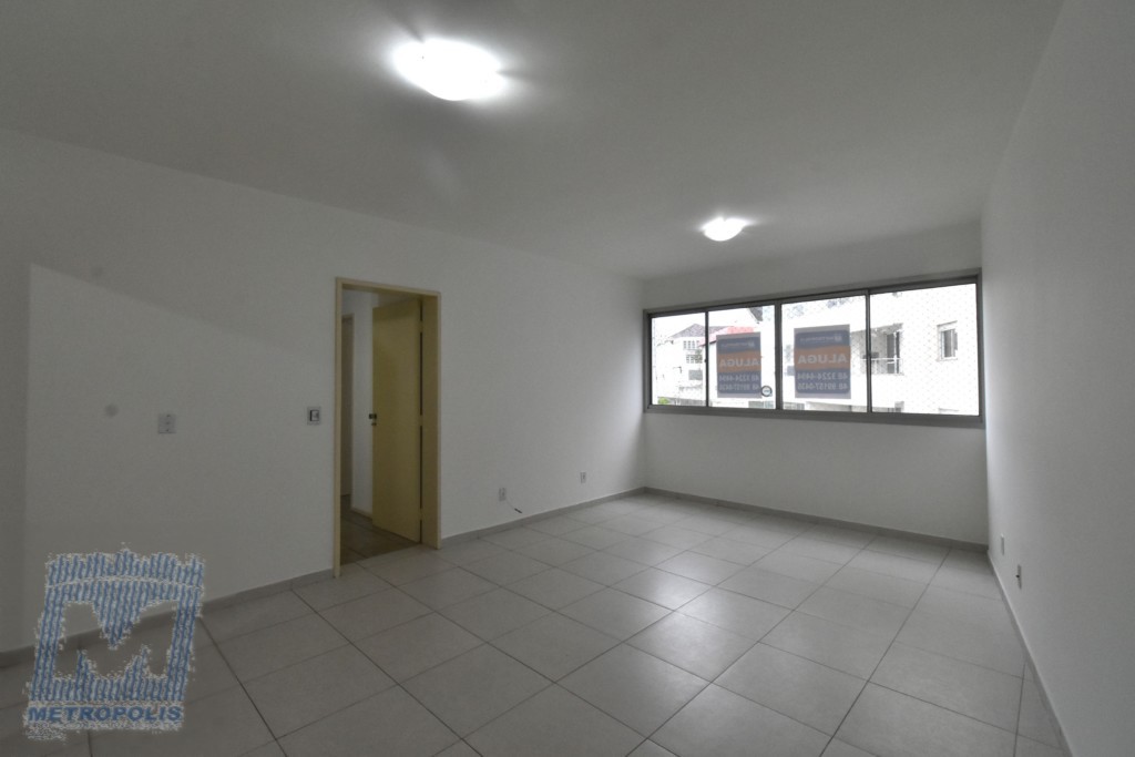 Apartamento para locacao no Centro em Florianopolis com 93,8m² por R$ 2.580,00