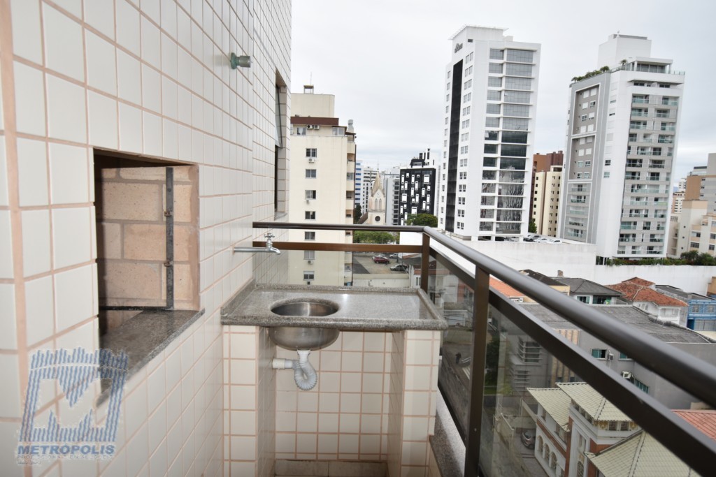 Apartamento para locacao no Centro em Florianopolis com 103,97m² por R$ 3.900,00