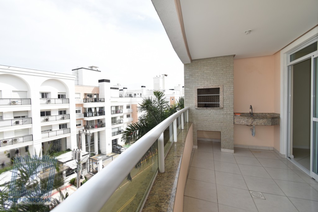 Apartamento para locacao no Abraao em Florianopolis com 118,39m² por R$ 3.800,00
