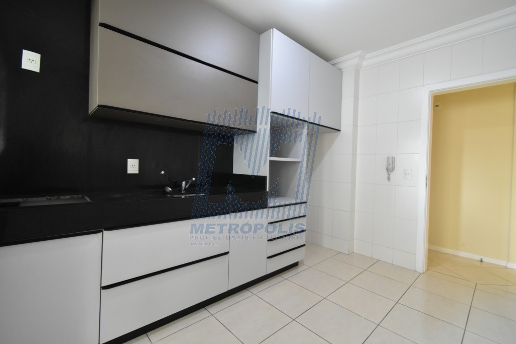 Apartamento para locacao no Abraao em Florianopolis com 113,78m² por R$ 3.900,00