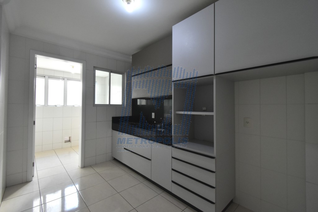 Apartamento para locacao no Abraao em Florianopolis com 113,78m² por R$ 3.900,00