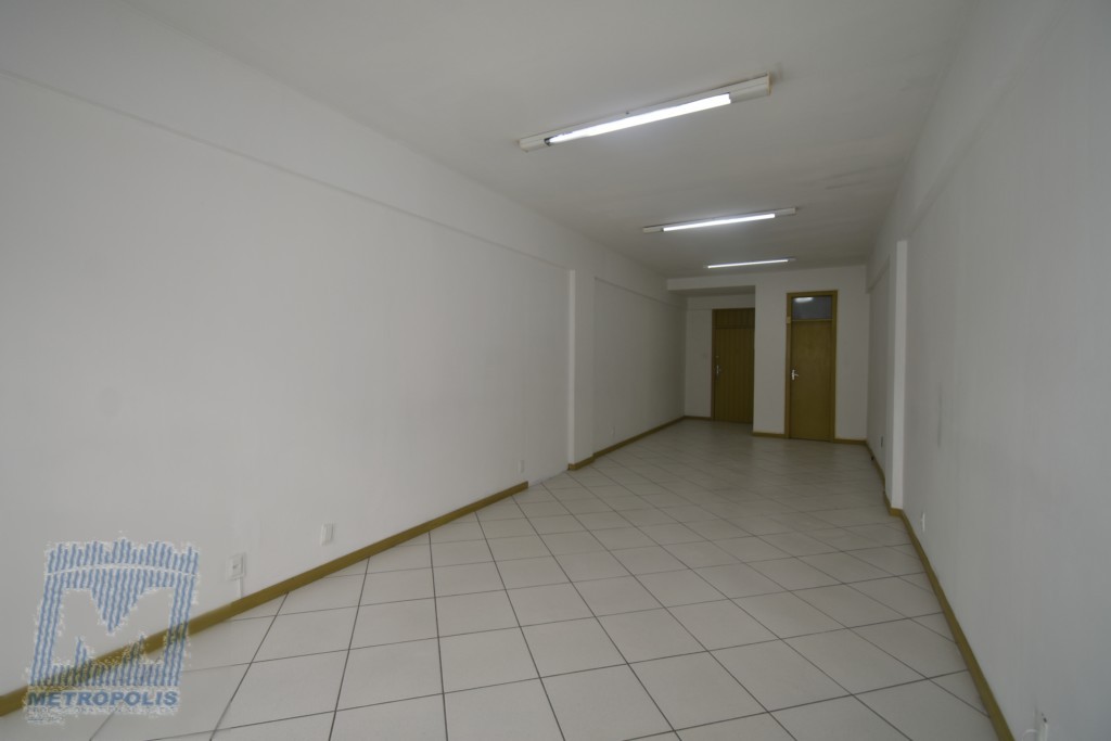 Sala para locacao no Centro em Florianopolis com 37,27m² por R$ 600,00