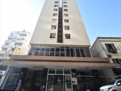 Loja para locacao no Centro em Florianopolis com 73,39m² por R$ 1.900,00